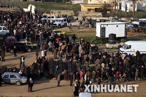 数千巴勒斯坦人穿越边界隔离墙涌入埃及